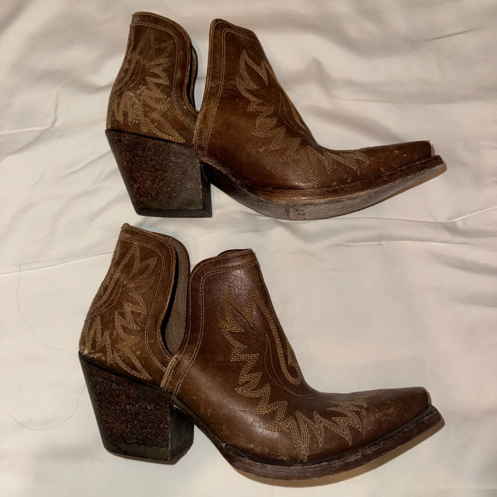 Ariat Booties Size 8